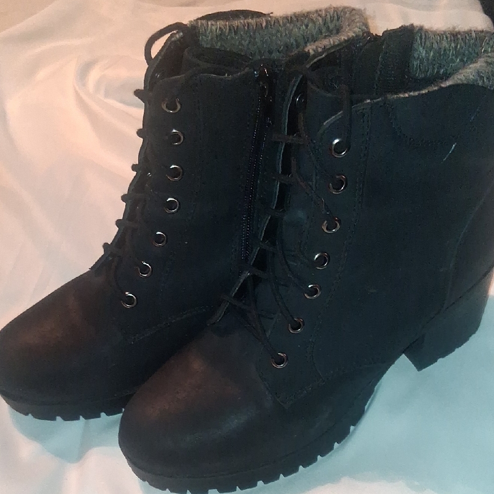Clearence From $80 Soda Black Ankle Booties with Lace-Up Design Nwot